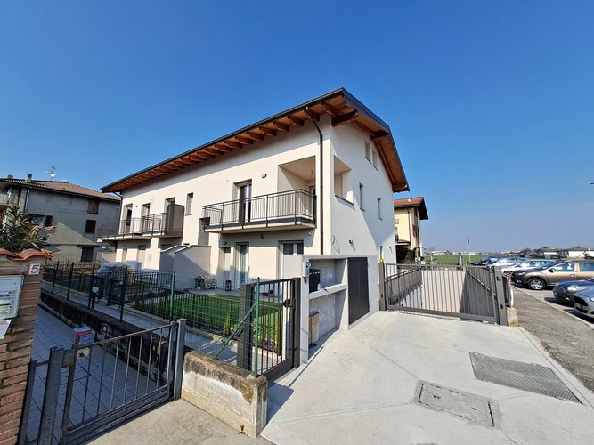 APPARTAMENTO IN VILLA 4 UNITA' Mornico al Serio