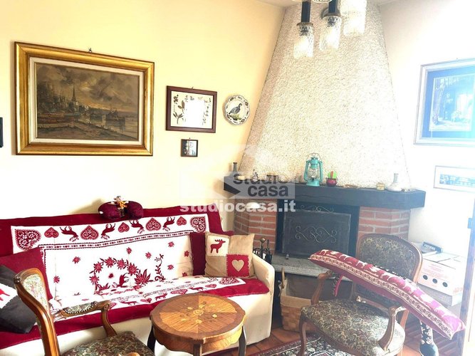 A DUE PASSI DAL CENTRO! Costa Serina