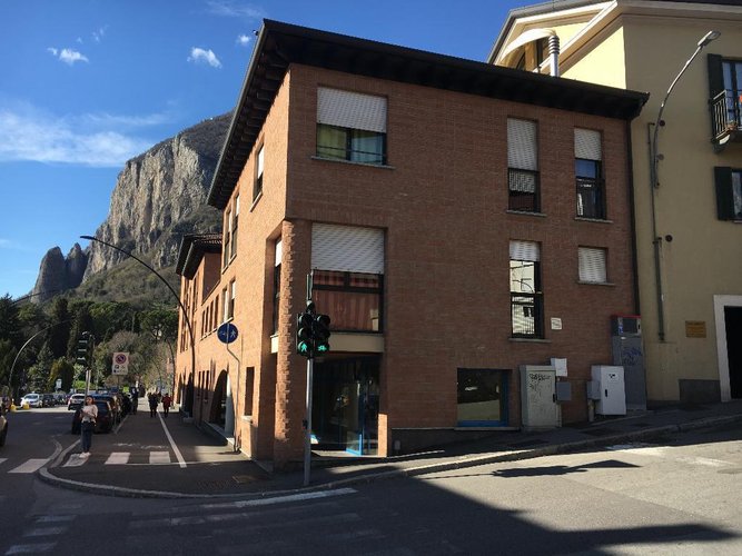 NEGOZIO VIA OSLAVIA 4 Lecco