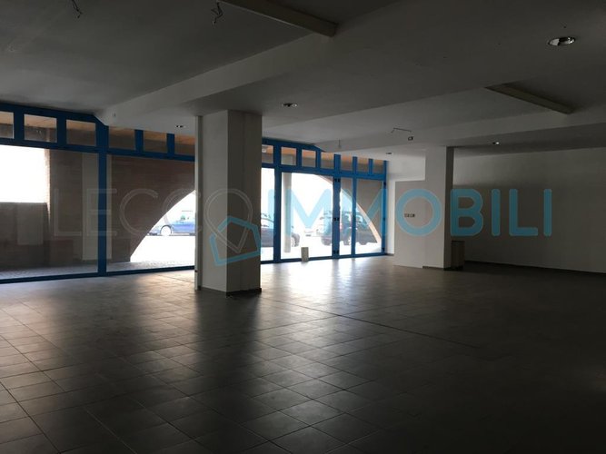 NEGOZIO VIA OSLAVIA 4 Lecco