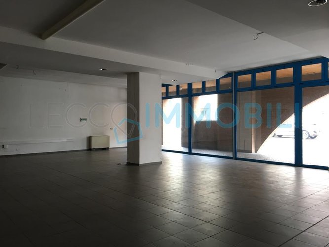 NEGOZIO VIA OSLAVIA 4 Lecco