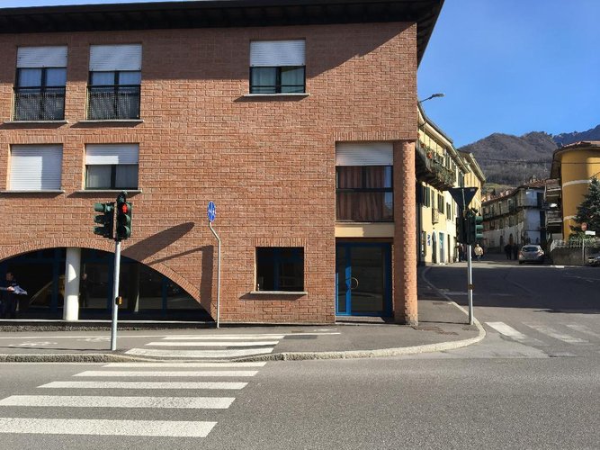 NEGOZIO VIA OSLAVIA 2 Lecco