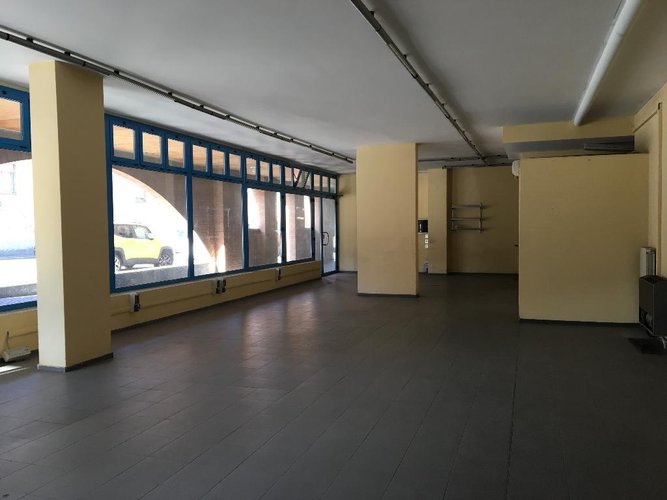 NEGOZIO VIA OSLAVIA 2 Lecco