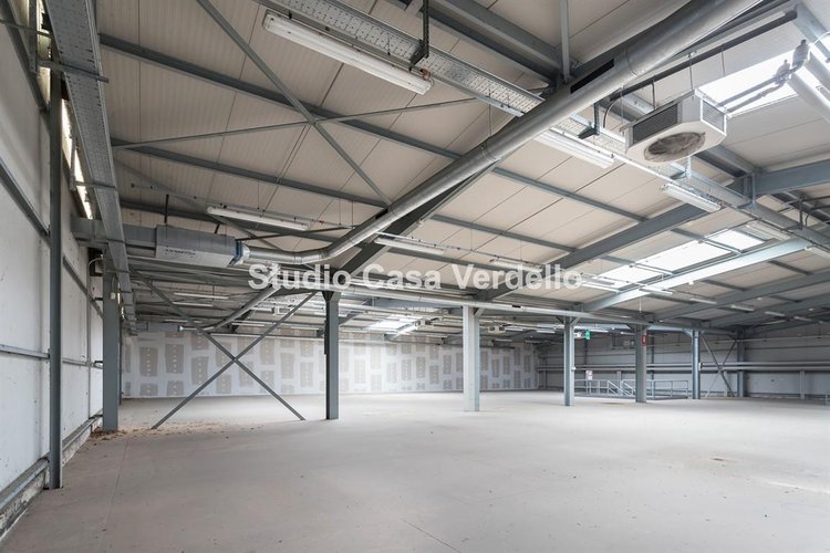 VERDELLO - IN VENDITA - CAPANNONE DI CIRCA 2.800 MQ Verdello