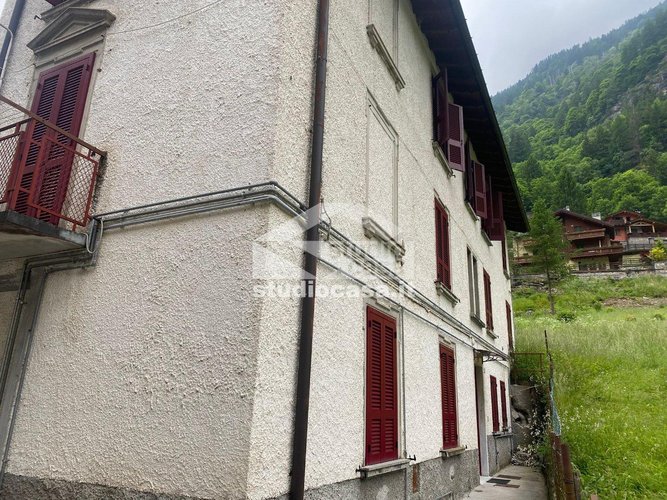 SUPER RISTRUTTURATO! Carona