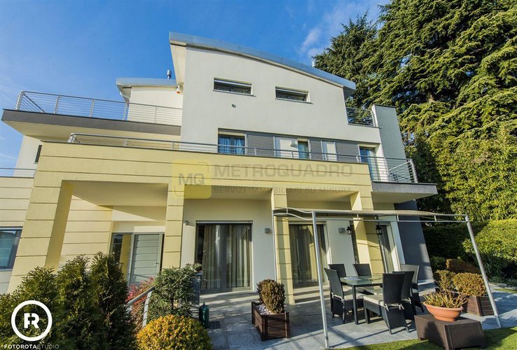 Villa 10 locali - Rif. VillaCastello1 Lecco