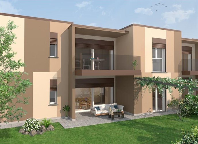 ROVELLASCA (Como) – Ampio Quadrilocale con Giardino Privato