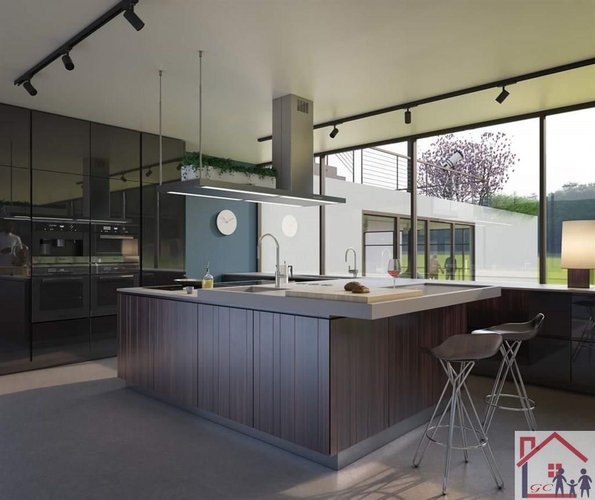 ROVELLASCA (Como) – Ampio Quadrilocale con Giardino Privato Rovellasca