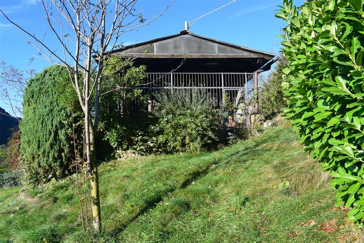 Serina frazione Corone, rustico indipendente con giardino Serina