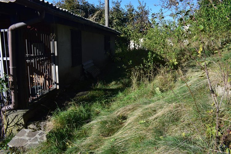 Serina frazione Corone, rustico indipendente con giardino Serina