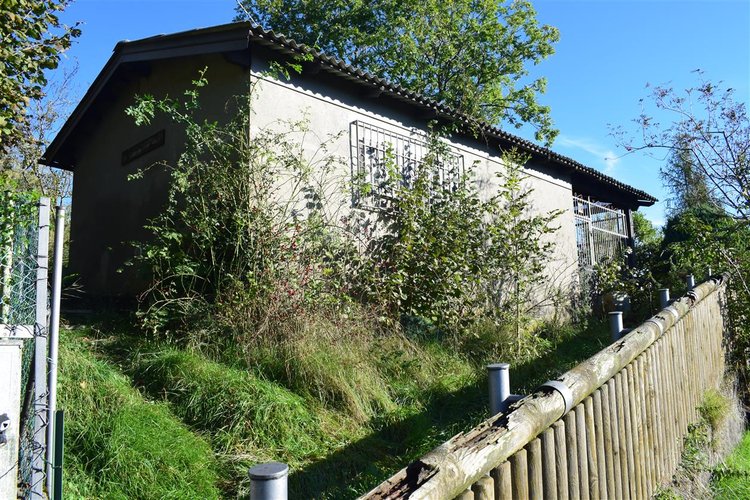 Serina frazione Corone, rustico indipendente con giardino Serina