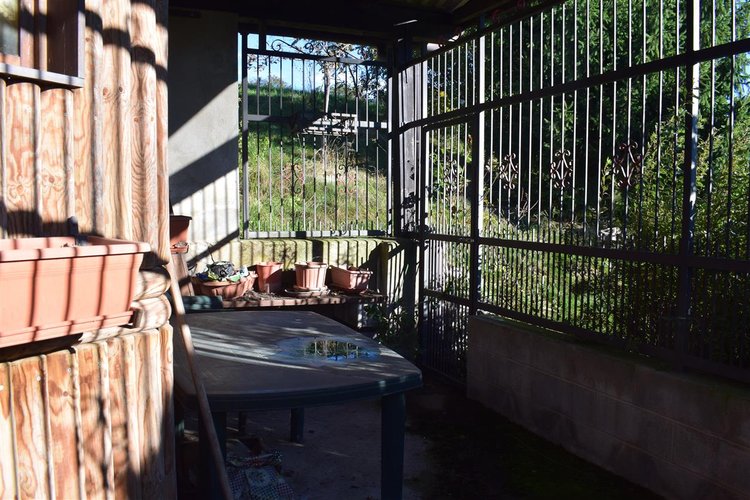 Serina frazione Corone, rustico indipendente con giardino Serina