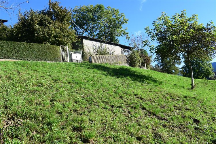 Serina frazione Corone, rustico indipendente con giardino Serina