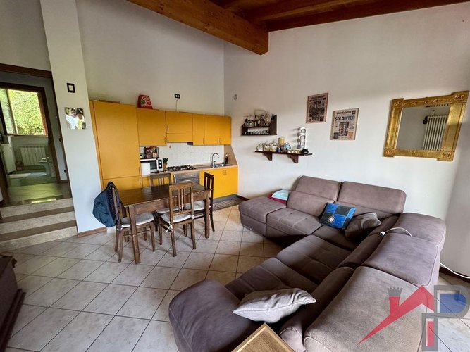 Caprino S. Antonio Bilocale Mansardato Caprino Bergamasco