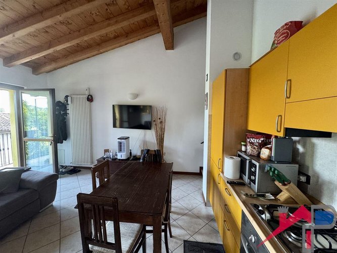 Caprino S. Antonio Bilocale Mansardato Caprino Bergamasco