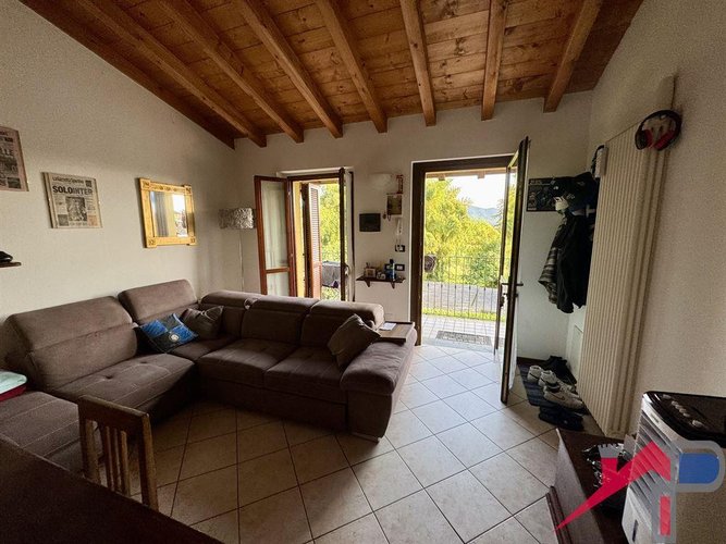 Caprino S. Antonio Bilocale Mansardato Caprino Bergamasco