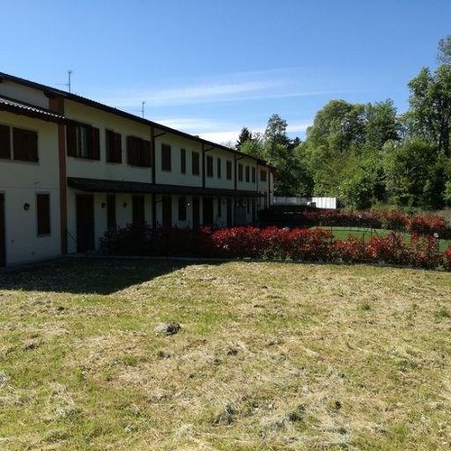 VILLA A SCHIERA 3 LOCALi Anzano del Parco