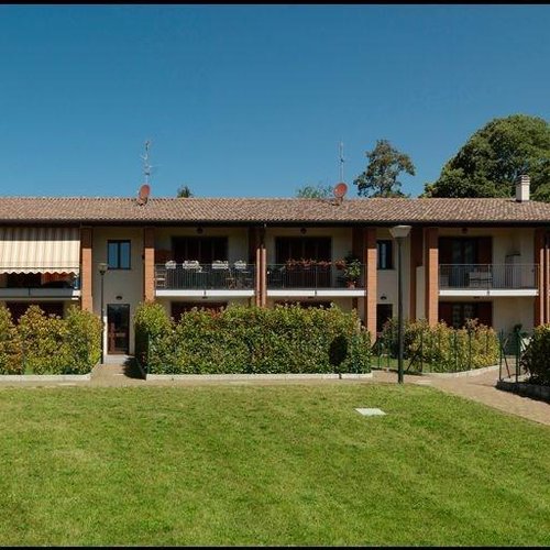 VILLA A SCHIERA 3 LOCALi Anzano del Parco