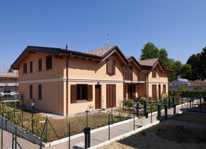 VILLA A SCHIERA 3 LOCALI