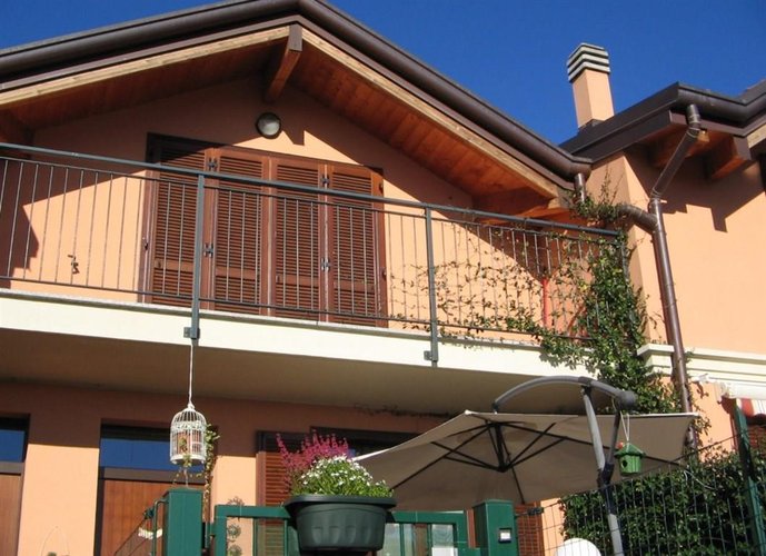 VILLA A SCHIERA 3 LOCALI Guanzate