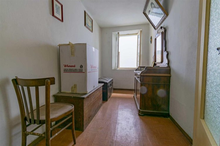 Costa Serina abitabile singola casa d’epoca con corte esclusiva Costa Serina