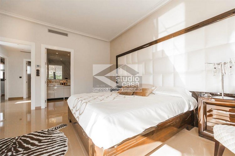 LA TUA VILLA PER SEMPRE — ELEGANZA, TECNOLOGIA E SPAZI DA VIVERE Spirano