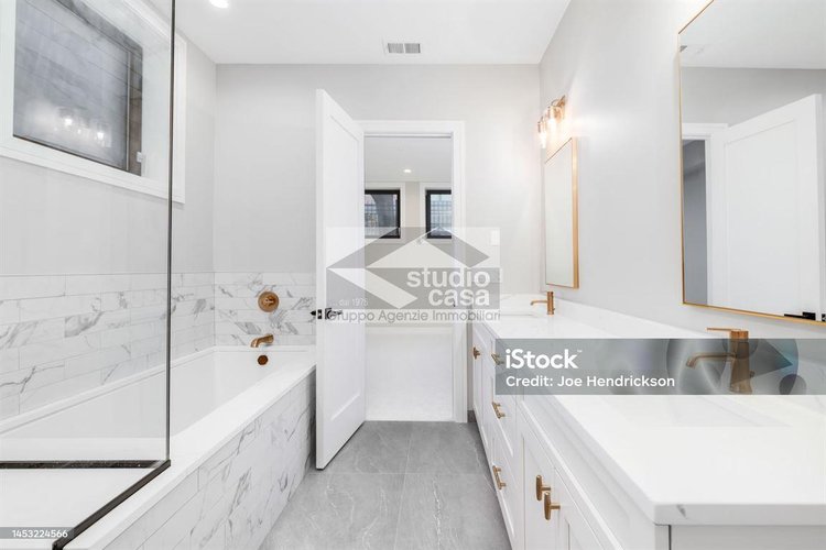 LA TUA VILLA PER SEMPRE — ELEGANZA, TECNOLOGIA E SPAZI DA VIVERE Spirano