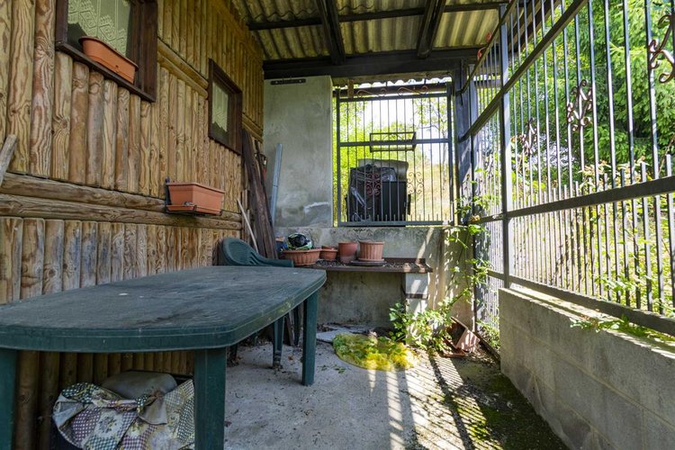 Serina frazione Corone, rustico indipendente con giardino Serina