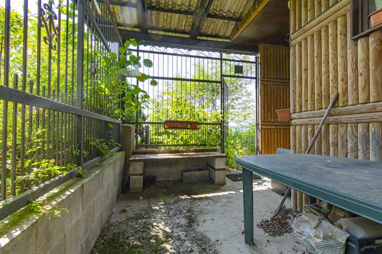 Serina frazione Corone, rustico indipendente con giardino Serina