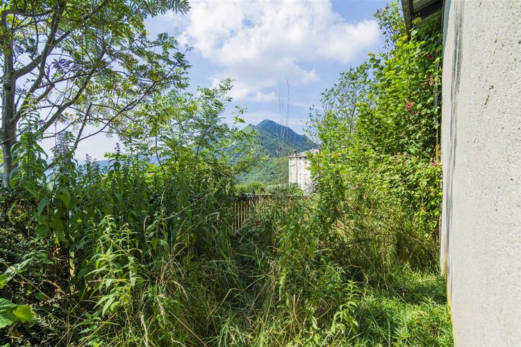 Serina frazione Corone, rustico indipendente con giardino Serina