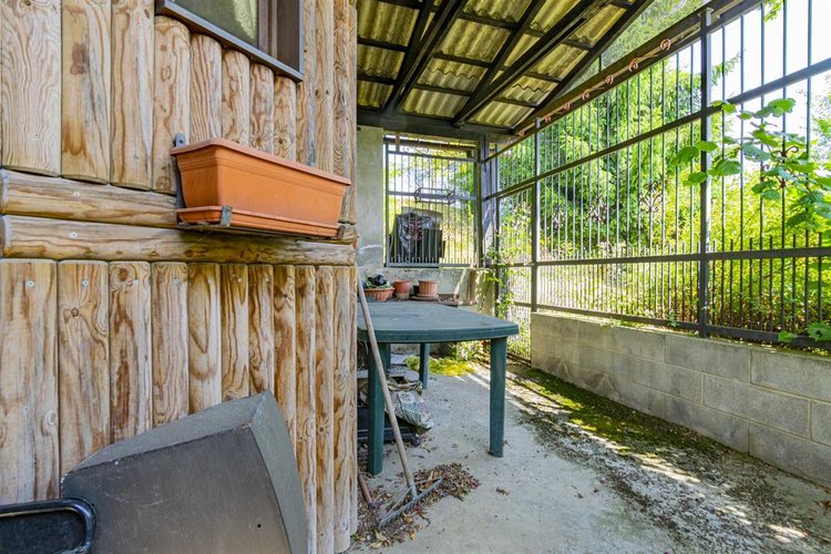 Serina frazione Corone, rustico indipendente con giardino Serina