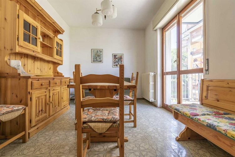 Roncola S.B. adorabile bilocale pluribalconato con cantina Roncola