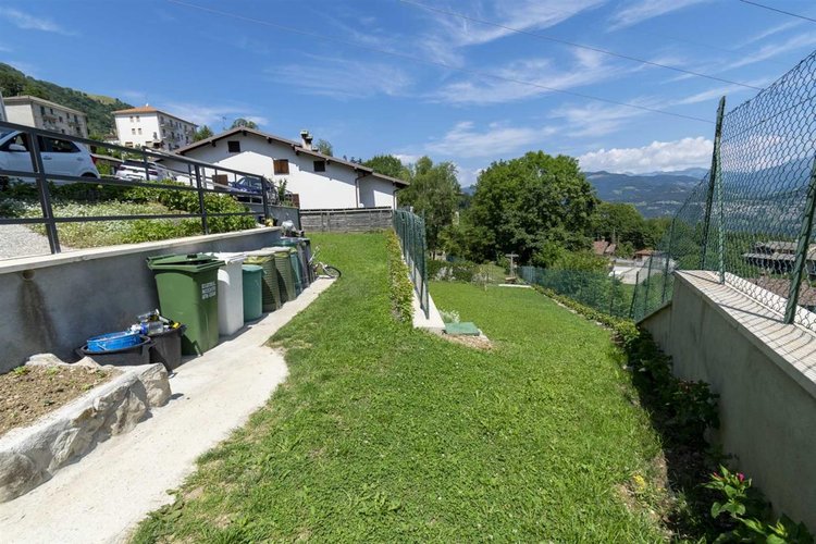 Roncola S.B. adorabile bilocale pluribalconato con cantina Roncola