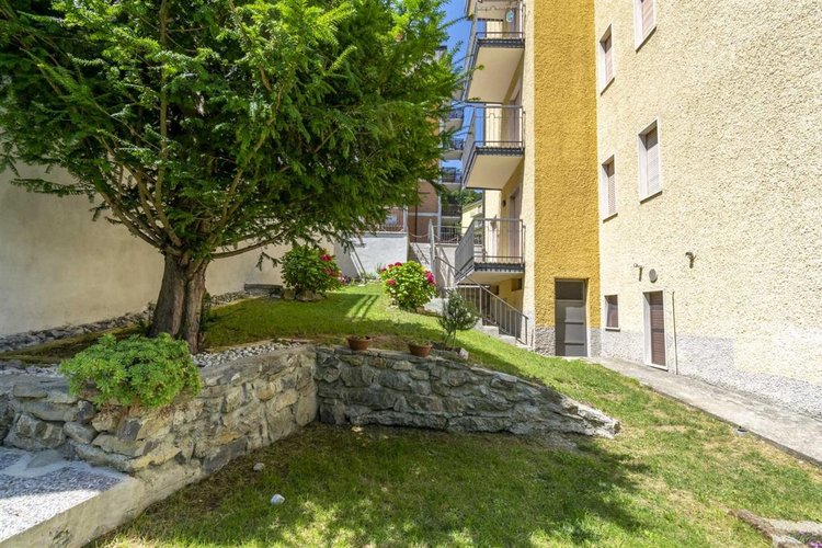 Roncola S.B. adorabile bilocale pluribalconato con cantina Roncola