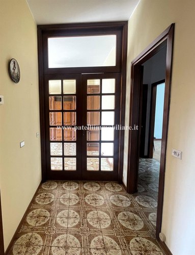 Ampio trilocale con box e cantina in zona residenziale a Ponte San Pietro Ponte San Pietro