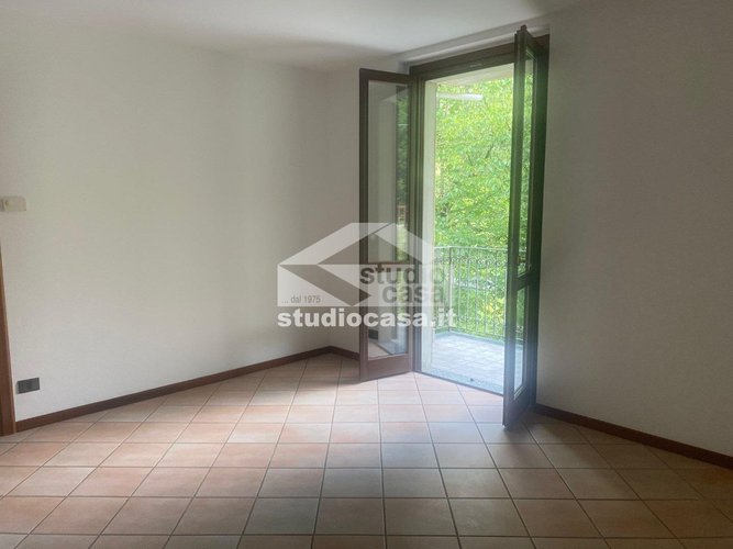 CENTRALE E SERVITA!!! Lenna