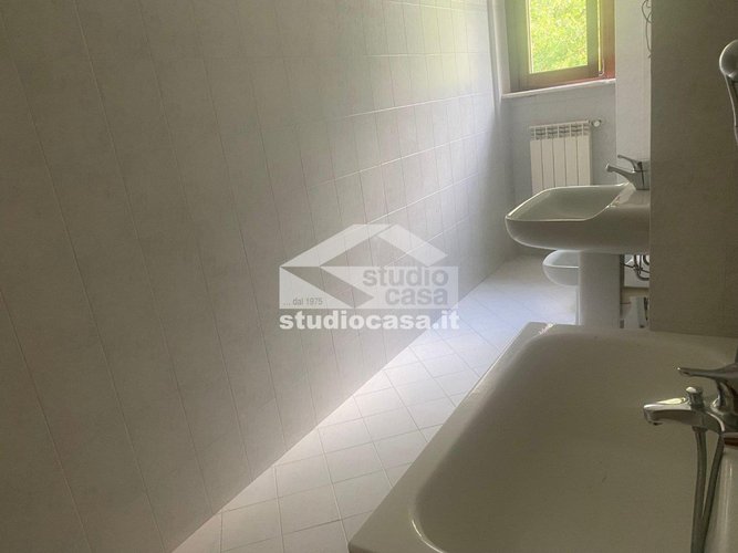 CENTRALE E SERVITA!!! Lenna