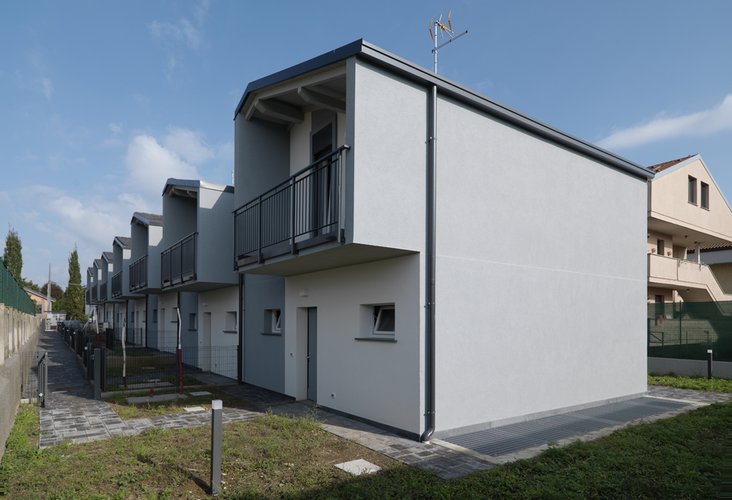 Villetta a Schiera in Rovellasca Rovellasca