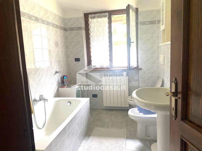 IMMERSA NEL VERDE! Brumano