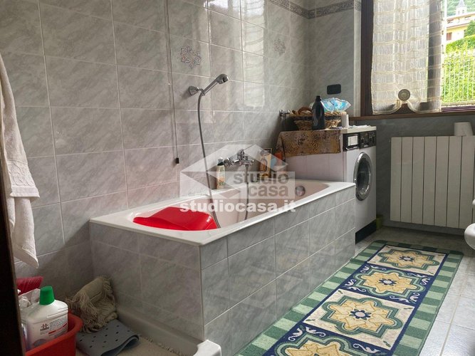 IMMERSA NEL VERDE! Brumano