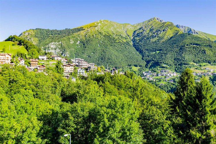 Oltre il Colle, luminoso e panoramico trilocale con terrazzo solarium Oltre il Colle