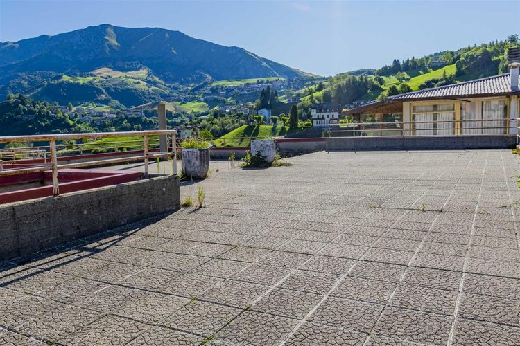 Oltre il Colle, luminoso e panoramico trilocale con terrazzo solarium Oltre il Colle