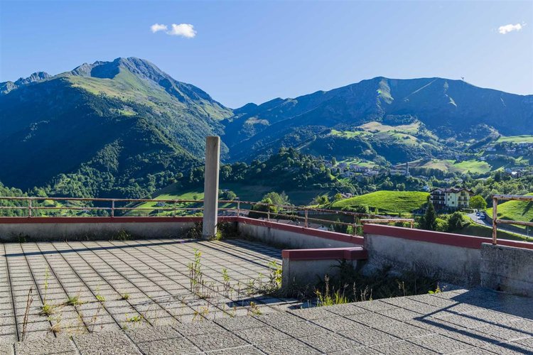 Oltre il Colle, luminoso e panoramico trilocale con terrazzo solarium Oltre il Colle
