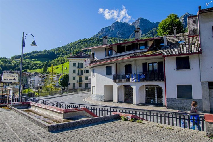 Oltre il Colle, luminoso e panoramico trilocale con terrazzo solarium Oltre il Colle