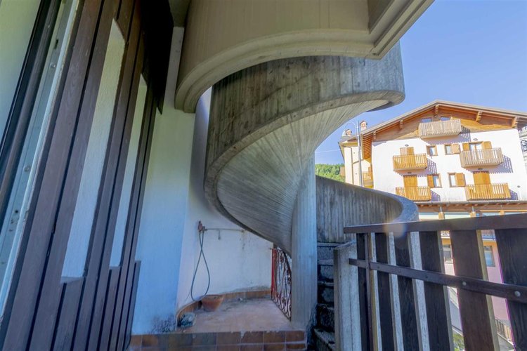 Oltre il Colle, luminoso e panoramico trilocale con terrazzo solarium Oltre il Colle