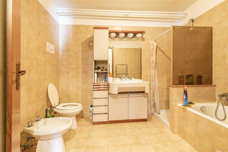 Berbenno, immersa nel verde, villa singola con terreno Berbenno