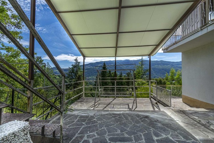 Berbenno, immersa nel verde, villa singola con terreno Berbenno