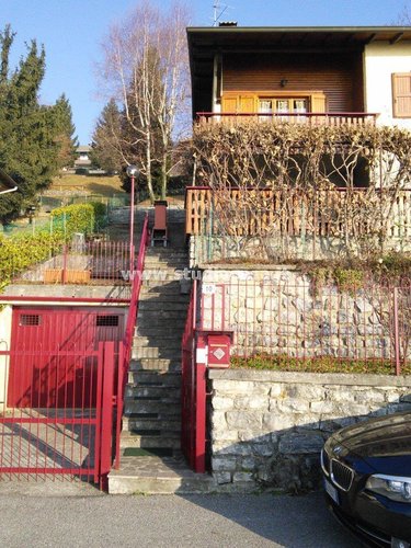 INTROVABILE VILLA SINGOLA! Costa Serina