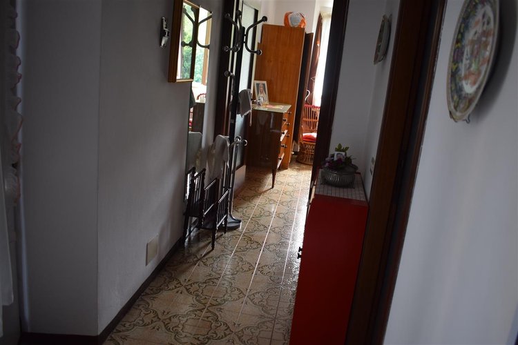 Costa Serina affare bilocali arredati con box Costa Serina