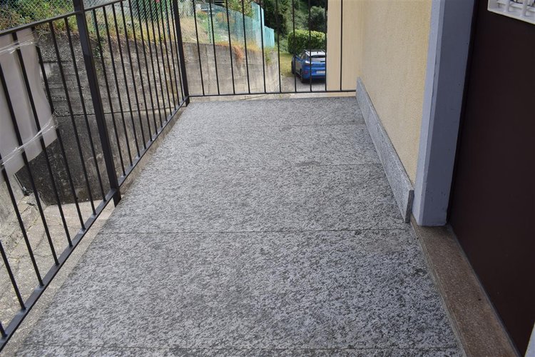 Costa Serina affare bilocali arredati con box Costa Serina